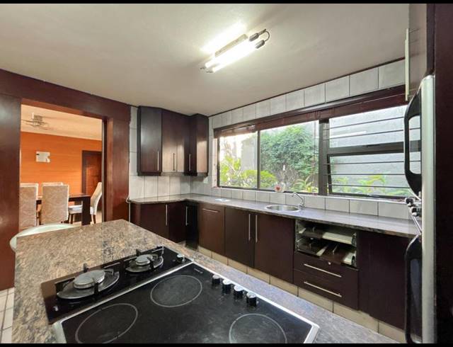 4 BEDROOM PROPERTY TO RENT IN HURLINGHAM MANOR